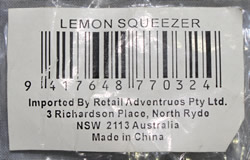 The label the packaging of a yellow silicone lemon sleeve juicer