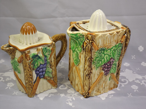 Medium pitcher juicer with grapes and vine design