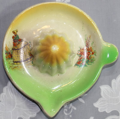 Top view of a Blackpool souvenir saucer juicer