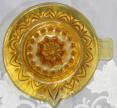 Top view of a Gebedje amber glass juicer