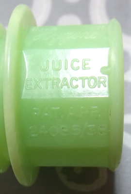 Green and brown bakelite Hygene juice extractors