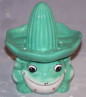 Novelty smiling frog ceramic juicer