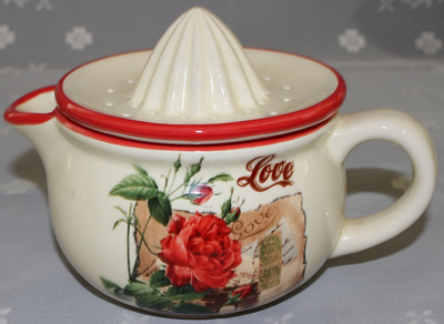 Red rose and Love on jug juicer