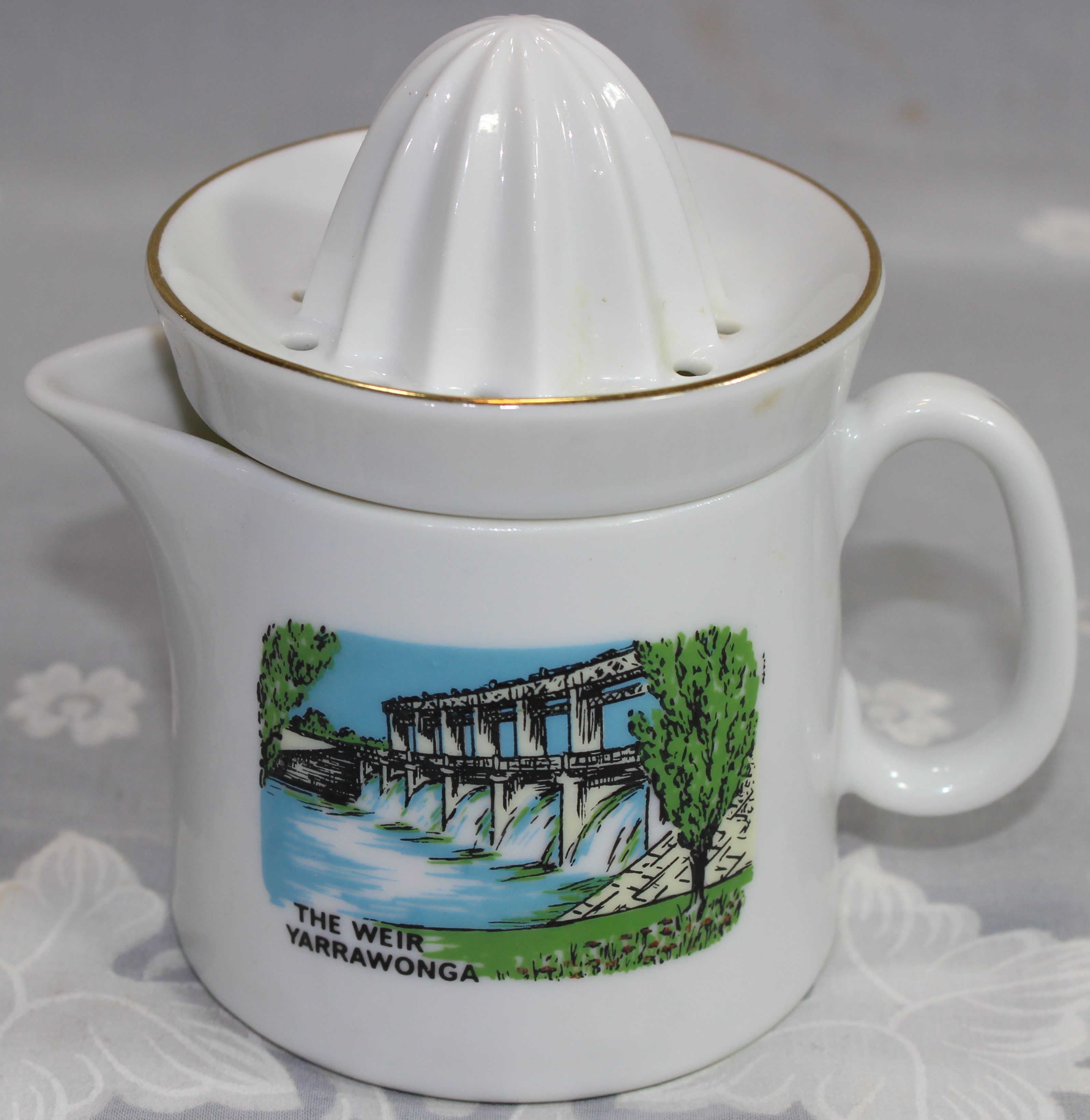 Westminster 'The Weir Yarrawonga' souvenir juicer