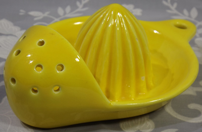 Goebel yellow pocket strainer juicer