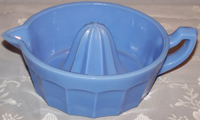 Large reproduction Delfite glass juicer