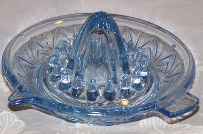 Gebedje blue glass saucer juicer