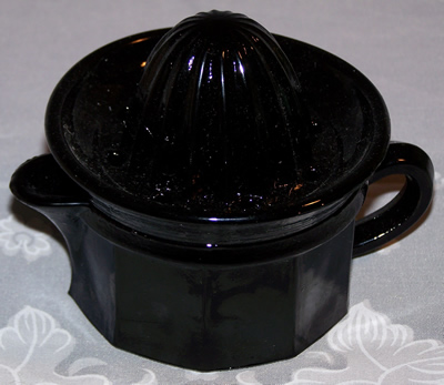 Black 2 piece juicer