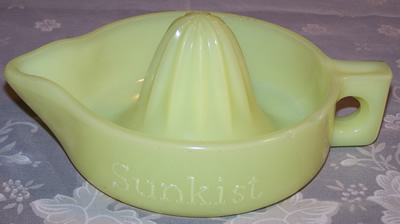 Light Seville yellow round bottom handle Sunkist juicer