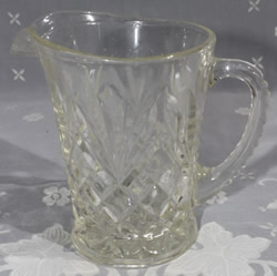 7062 - 1 Pt Jug