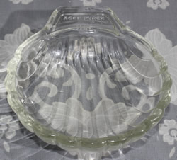 Agee Pyrex SS400 - 4in Scalloped Shell