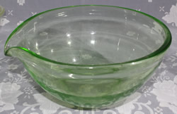 No. 84 - 8" Glass Mixing Bowl (Green)