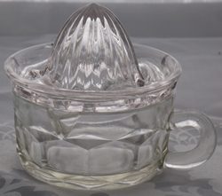No. 891 - Perferated Lemon Squeezer With Cup