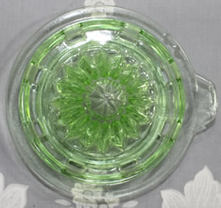 Perferated Lemon Squeezer (Green)